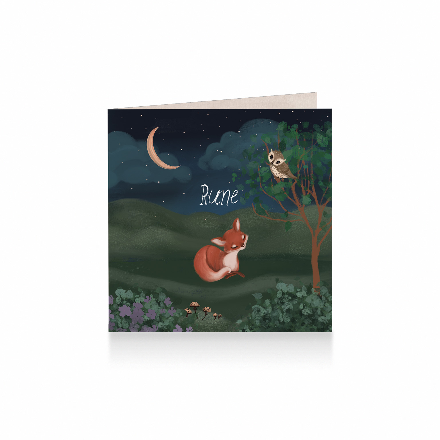 2276-Een betoverd en mystiek sprookjesbos dieren geboortekaartje voor een meisje met een geschilderde vos tussen prachtige planten, paddenstoelen en bloemen. Verder zie je een boom met uil, een maan met sterren en wolken op de achtergrond.